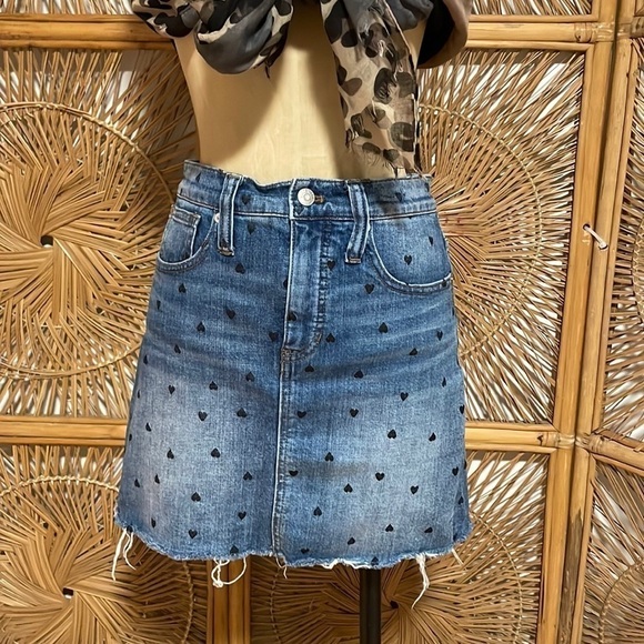 Madewell Jean Skirt Mini Black Heart Print Denim 26 Stretch Fray Blue - Picture 1 of 16